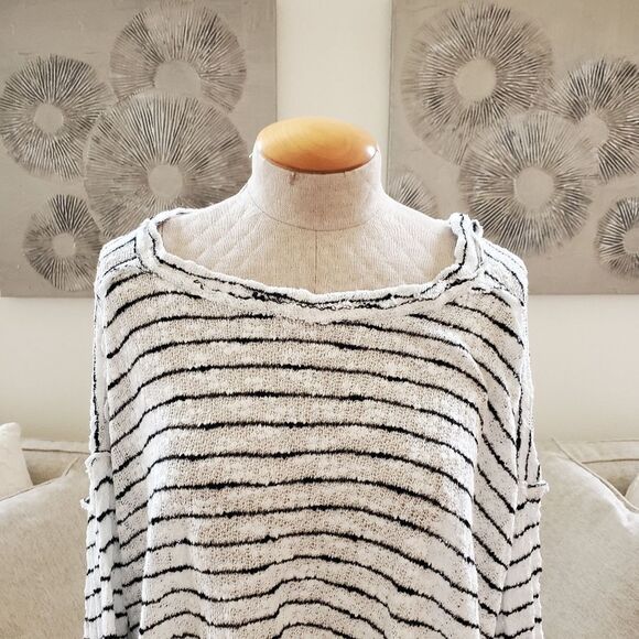 Free People Island Girl Hacci Top - size XS in Black/White - Picture 6 of 14